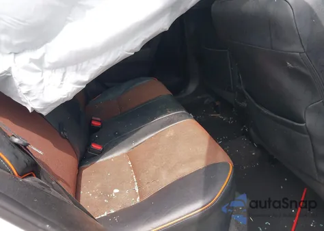 2018 Toyota Corolla Se z USA, uszkodzony, nr VIN 5YFBURHE4JP797409